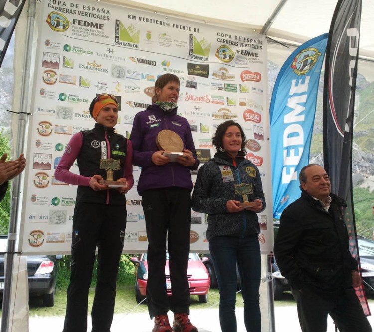 Podio femenino km vertical fuente de 2013