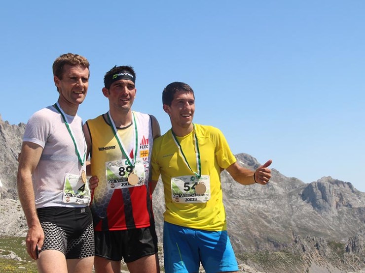 Aitor Osa, Jessed Hernández y Manuel Merillas en la cima de Fuente Dé